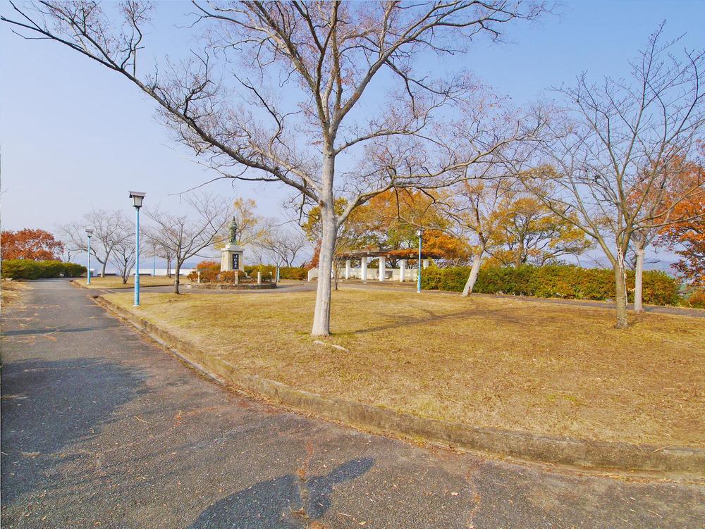 Other. A 5-minute walk of Taishiyama park.