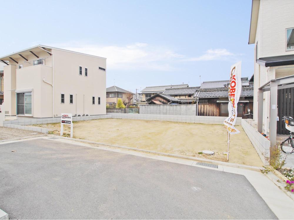 Local land photo. Facing south, It plans to build a their favorite house in the spacious 42 square meters free plan on the site of!