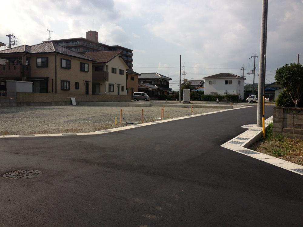 Local photos, including front road. Local (August 2013) Shooting