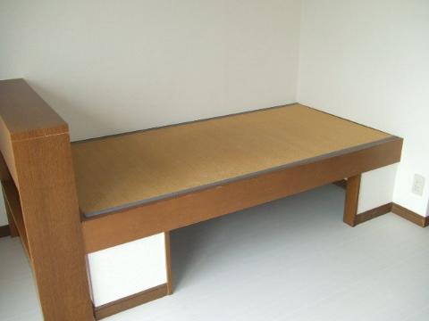 Other room space. bed