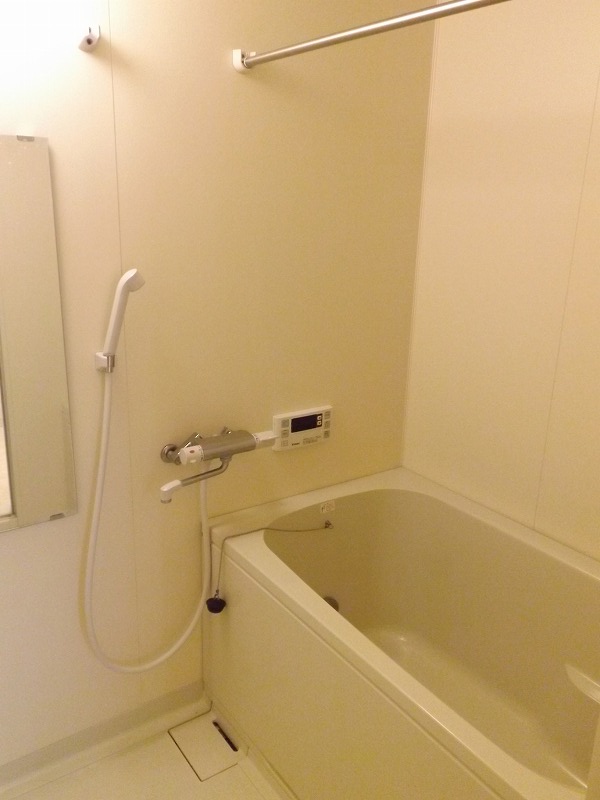 Bath. Attached reheating