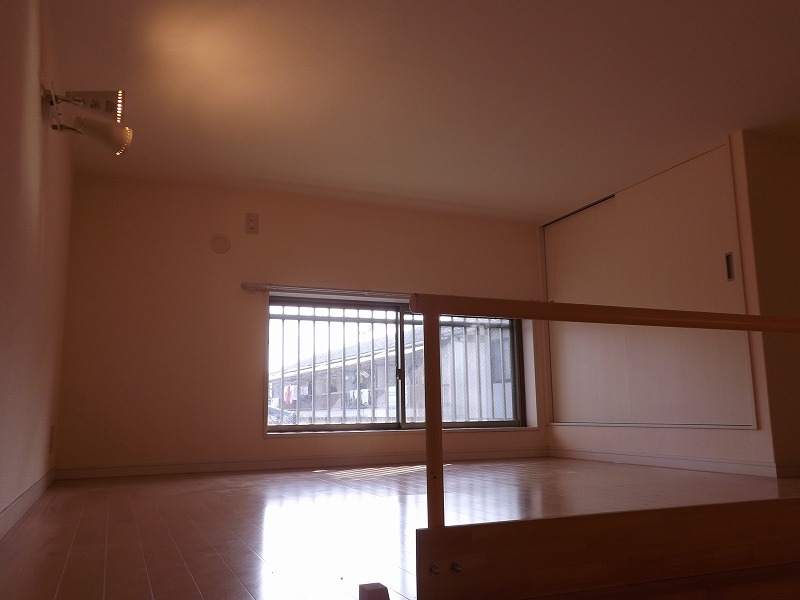 Other room space. loft