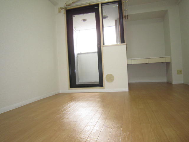 Living and room. Also initial cost is also cheap rent!