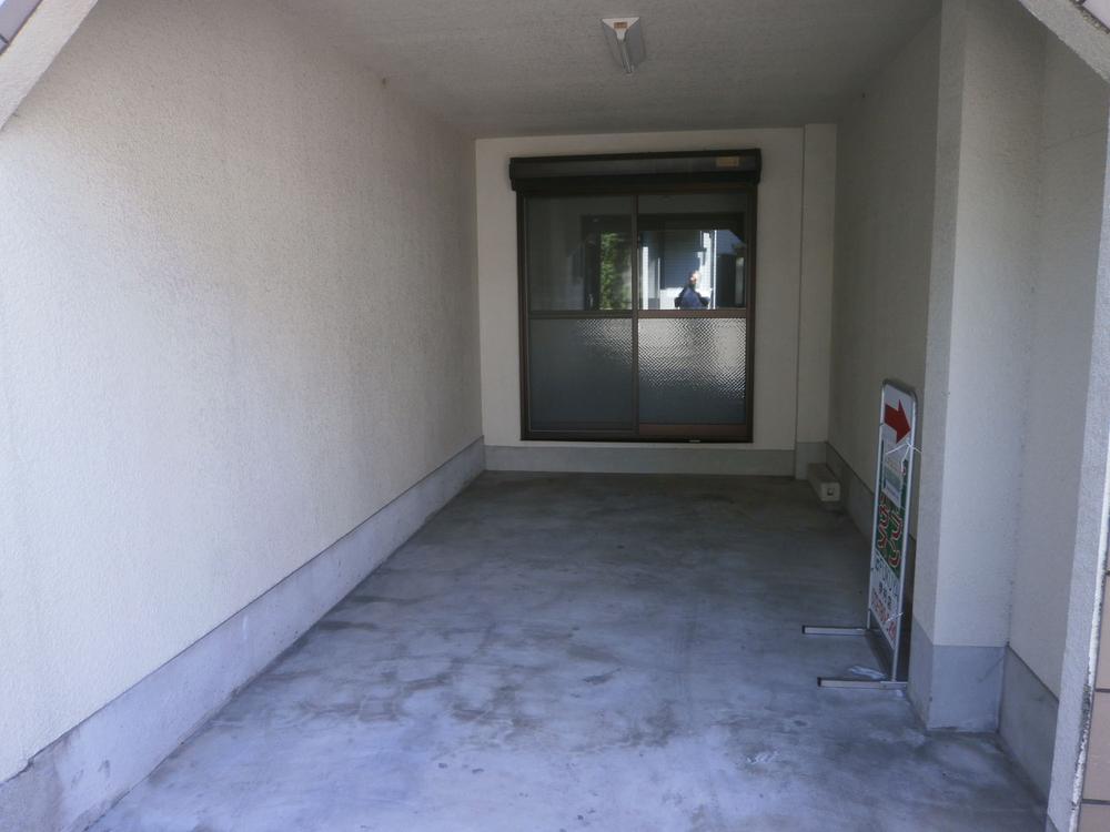 Parking lot. Local (September 2013) Shooting