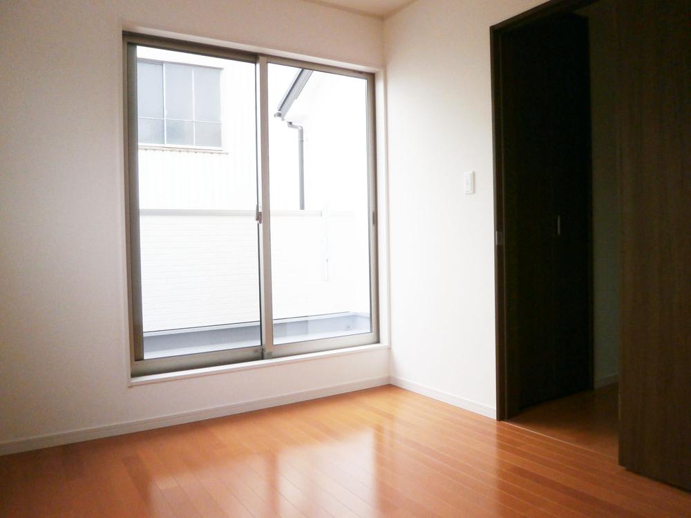 Non-living room. Indoor (12 May 2013) Shooting