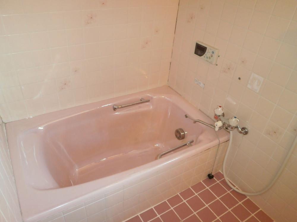 Bathroom. Indoor (10 May 2013) Shooting