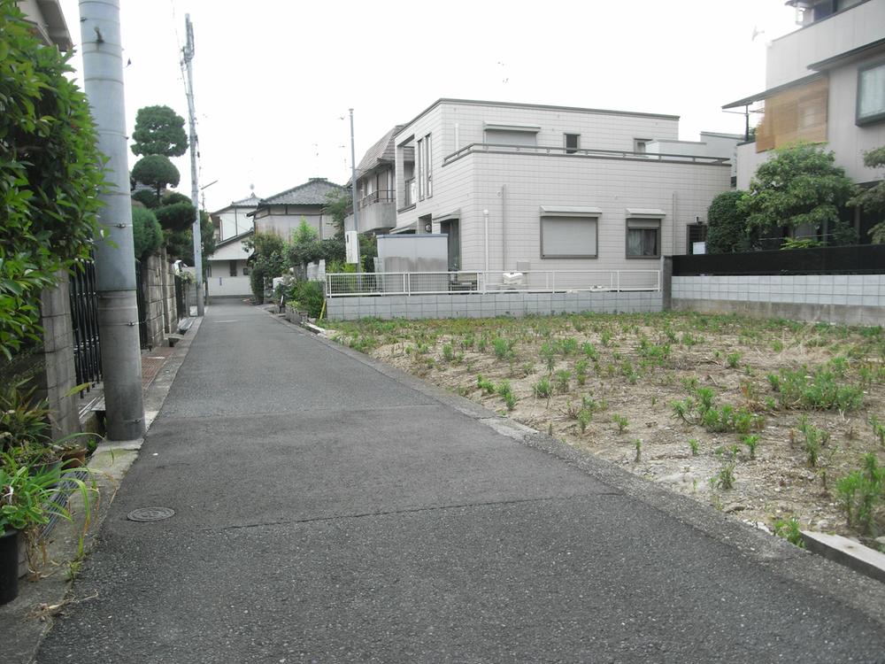 Local photos, including front road. Local (August 2013) Shooting