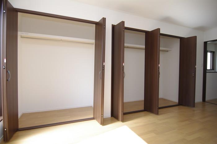 Non-living room. ◆ D No. land photo ◆ 10 Pledge of Western-style is has become a bright space that enters from the closet and the south side of the balcony of the large capacity.