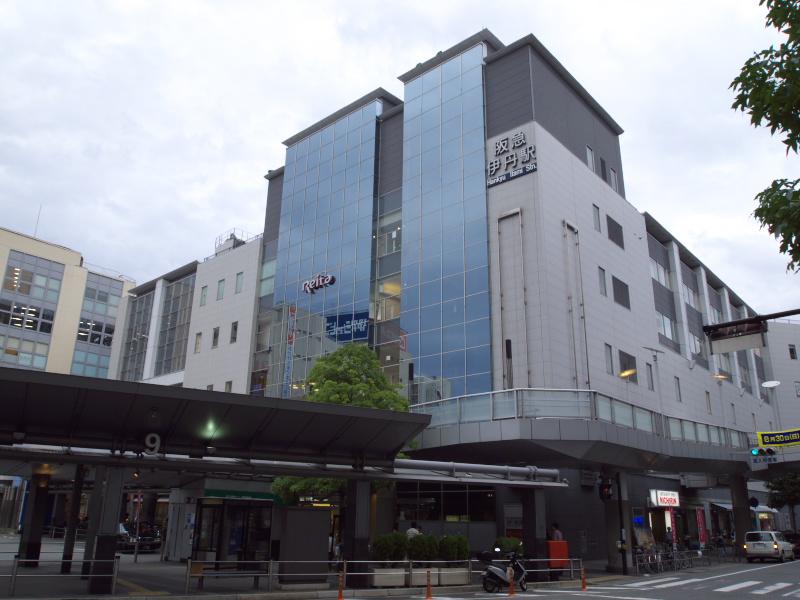 station. Hankyu ・ 1400m to Itami Station