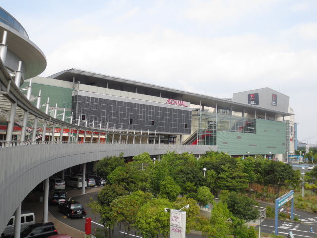 Shopping centre. 865m to Aeon Mall Itami (shopping center)