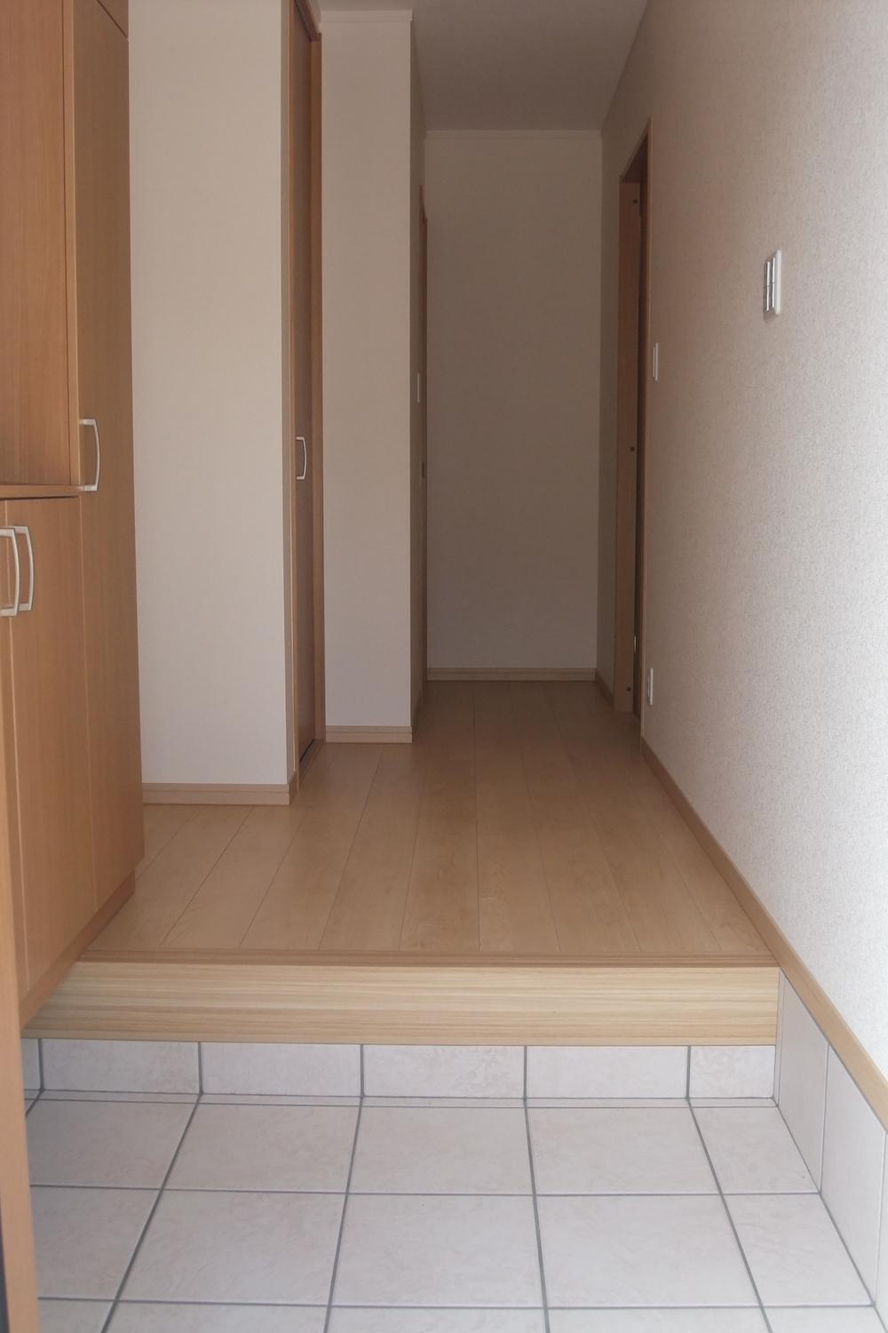 Entrance. There entrance storage