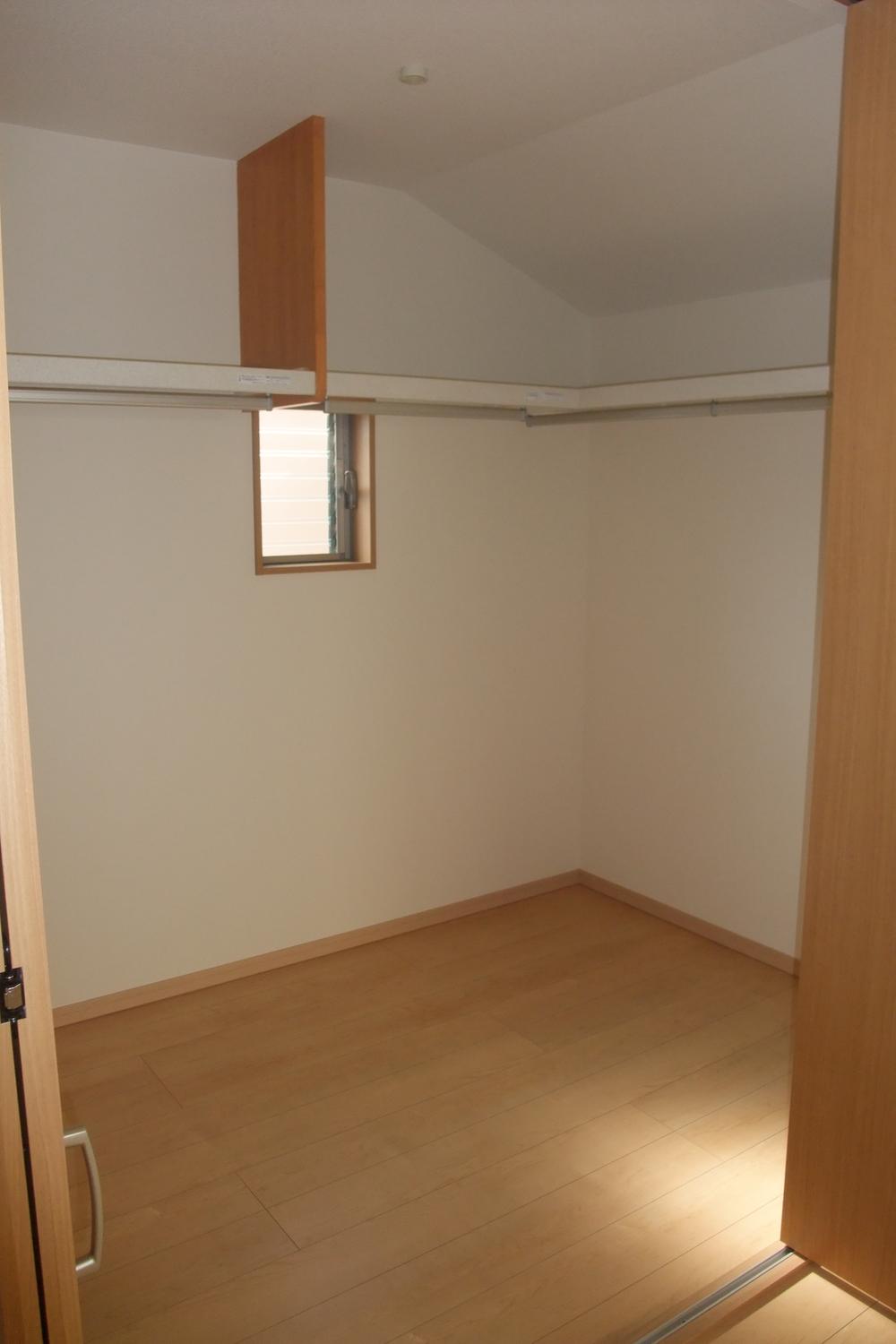 Receipt. Walk-in closet