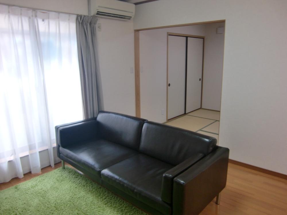 Same specifications photos (living). Living is