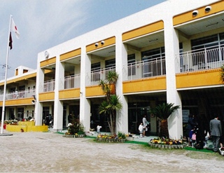 kindergarten ・ Nursery. Itami god river kindergarten (kindergarten ・ 532m to the nursery)