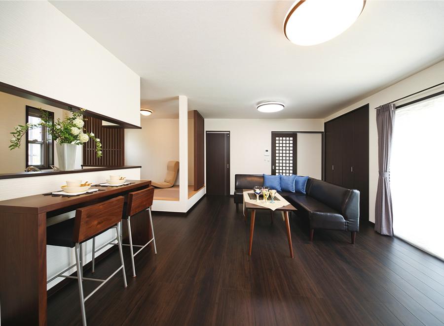 Building plan example (introspection photo). Open-minded spacious living room conversation of family lively ・ dining. (Our example of construction)