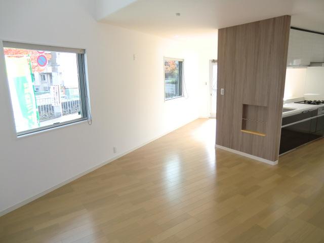 Living. Local photos (living) Bright living room, which was a white to keynote!