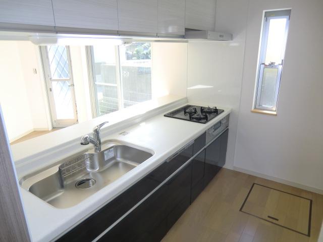 Kitchen. Local photo (kitchen) Washing is a breeze with the dishwasher!