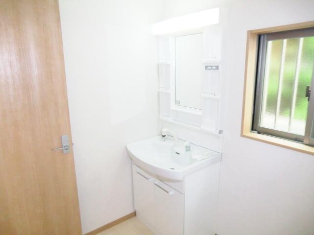 Other Equipment. Local photos (washroom)