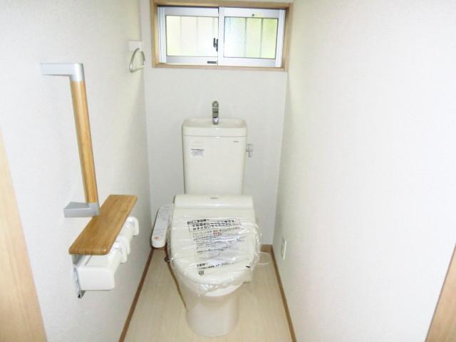 Other Equipment. Local photos (toilet)
