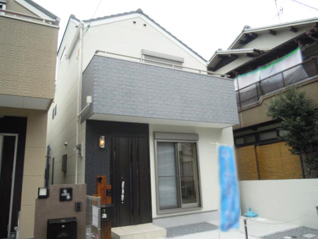 Local appearance photo. Local (10 May 2013) Shooting