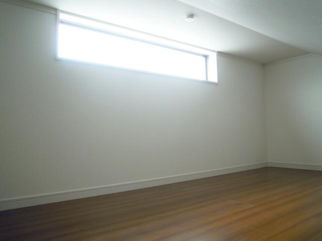 Non-living room. Loft (10 May 2013) Shooting