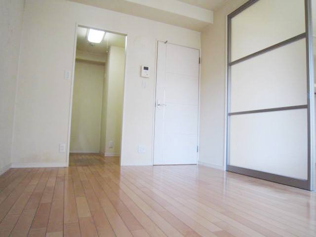 Living and room. 10 Pledge of is living