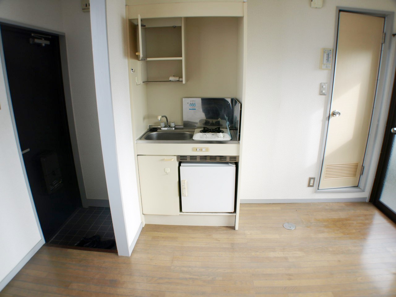 Living and room. There is a feeling of opening in the Western-style 8.5 Pledge