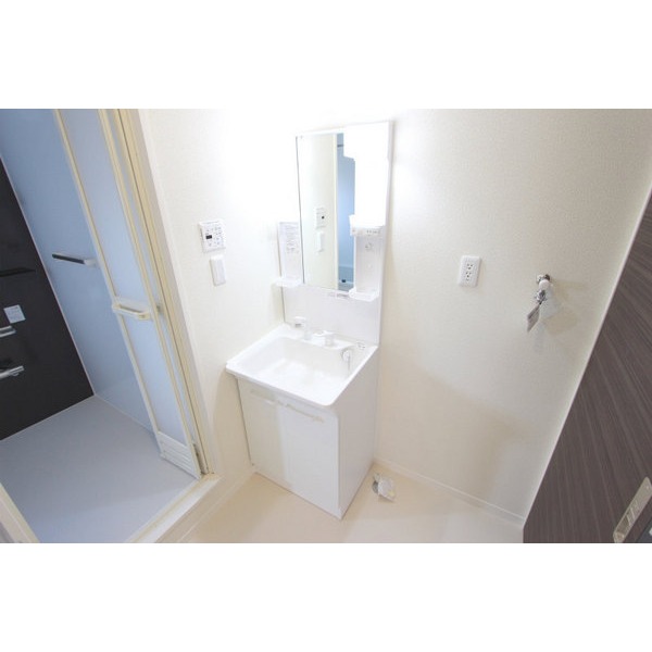 Other. It is a photograph of similar properties