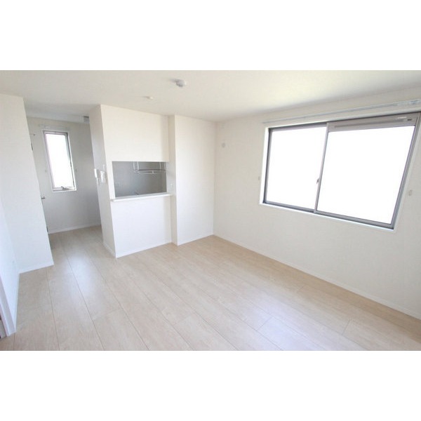 Other. It is a photograph of similar properties