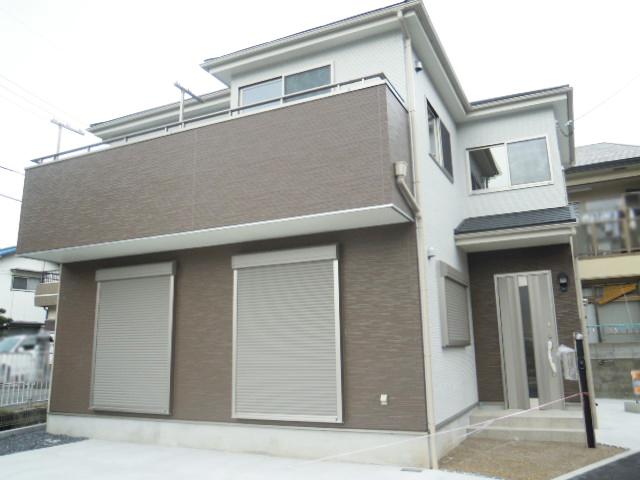 Local appearance photo. Local (10 May 2013) Shooting