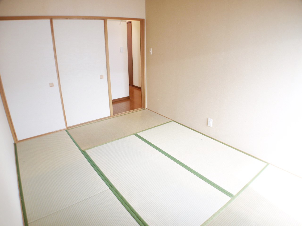 Other room space. It is a tatami smell of good