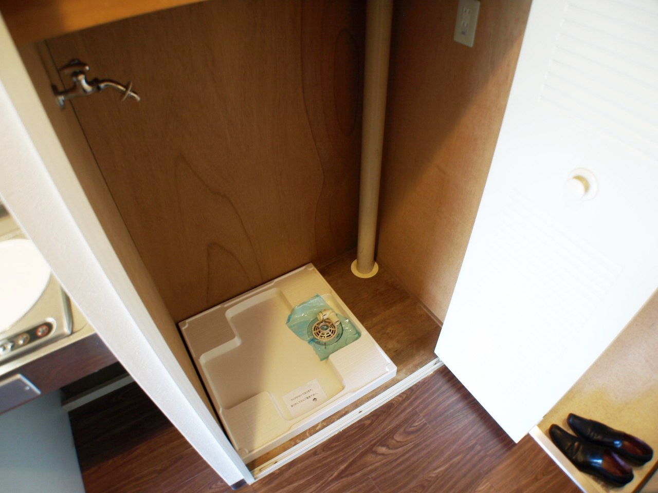 Other Equipment. Washing machine will hide in the door