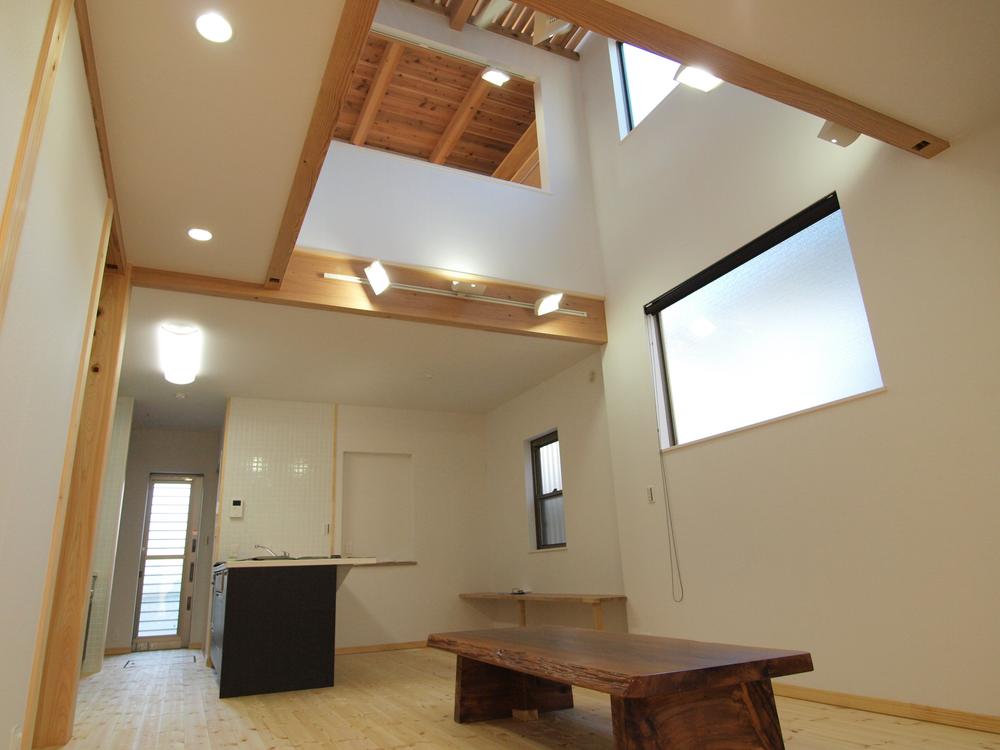 Same specifications photos (living). Living Image