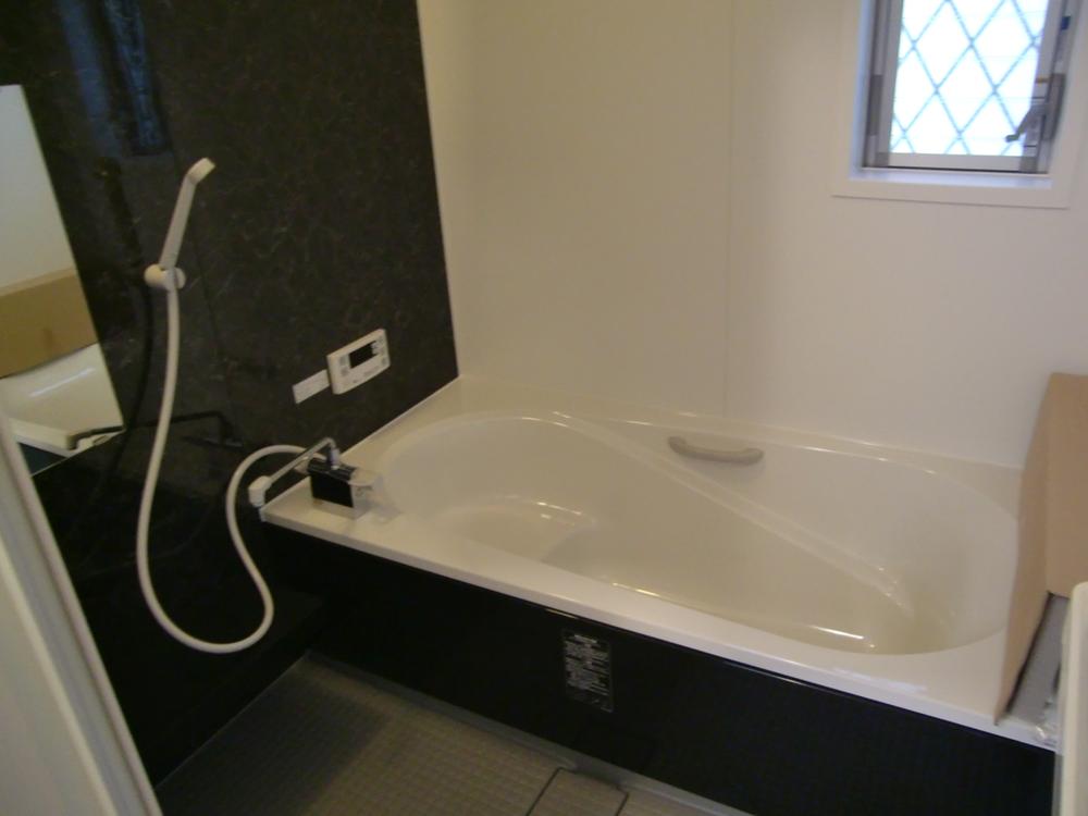 Bathroom. Indoor (12 May 2013) Shooting