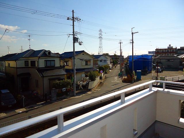 View photos from the dwelling unit. View from the balcony (December 2013) Shooting