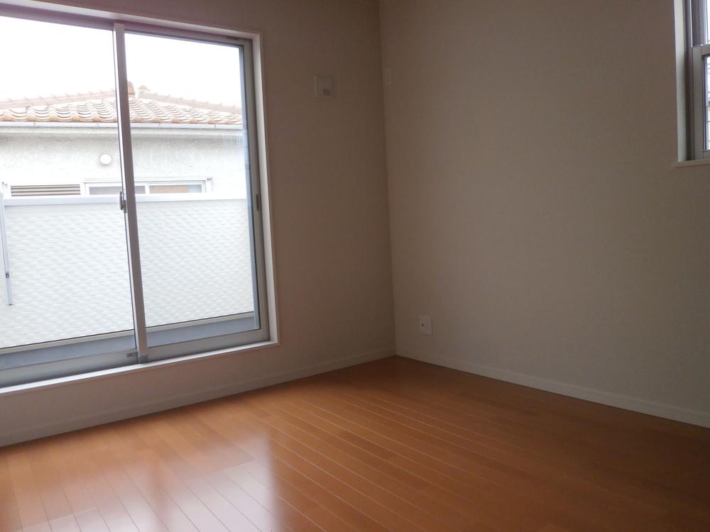 Non-living room. Indoor (12 May 2013) Shooting