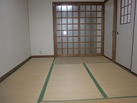Living and room. Dining side Japanese-style room 4.5 tatami