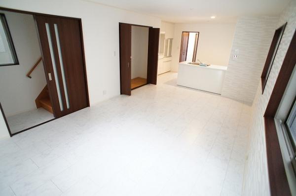 Living. 19.25 Pledge of spacious LDK