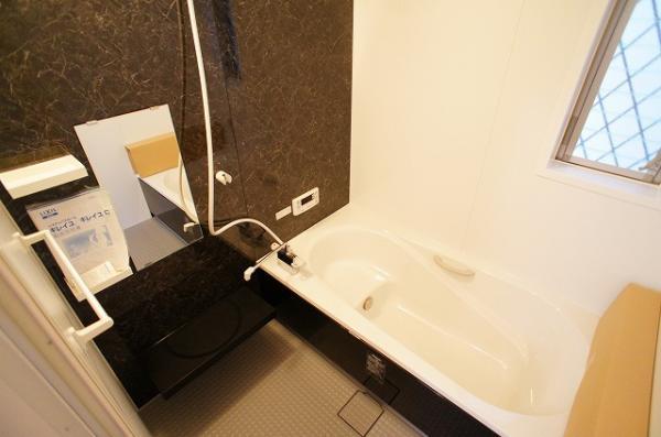 Bathroom. 1 pyeong type of bathroom (there are windows in the bathroom)