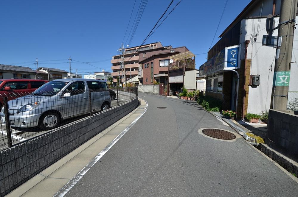 Local photos, including front road. Local (September 2013) Shooting