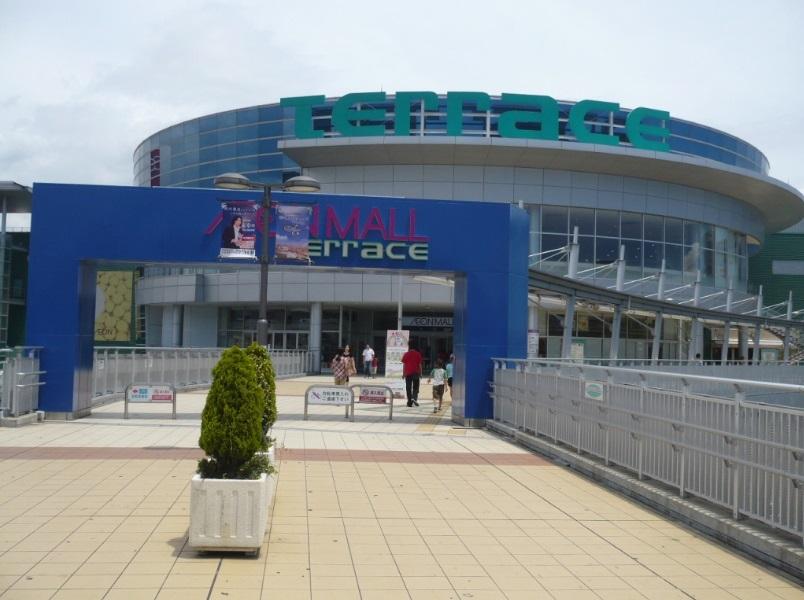 Shopping centre. 1800m to Diamond City Itami Terrace