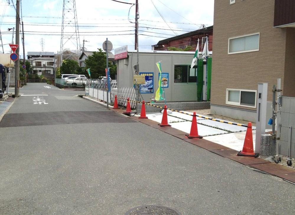 Local photos, including front road. Is a local from the front road