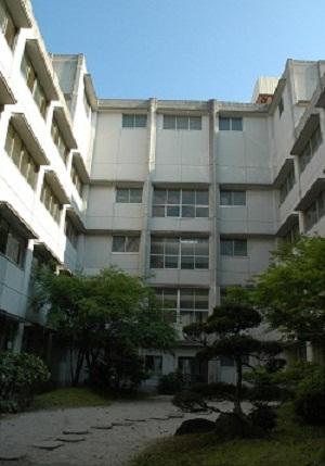high school ・ College. Hyogo Prefectural Itami Nishi High School (High School ・ NCT) to 1372m