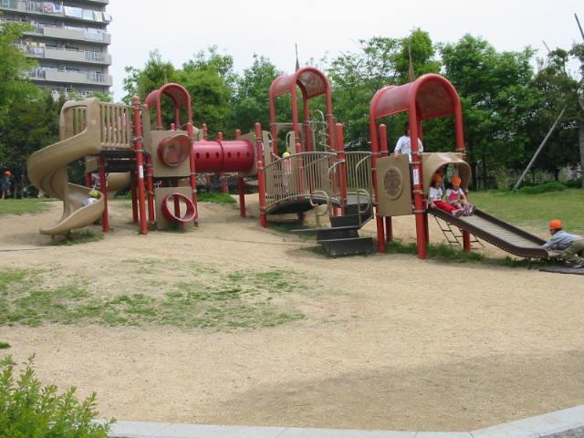 park. Ten 939m up to six people park (park)