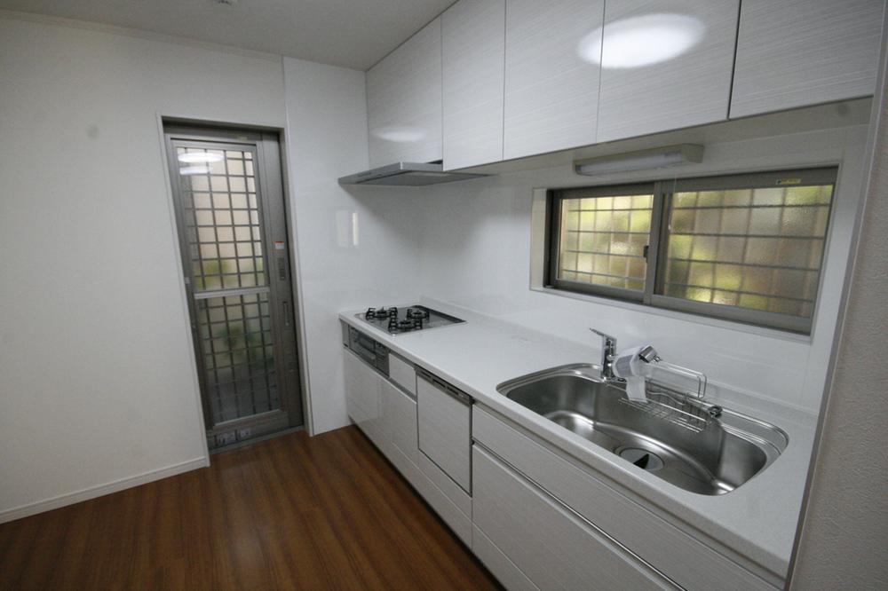 Kitchen. It survives even white kitchen upper receiving. 