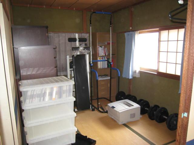 Non-living room. Room (May 2013) Shooting