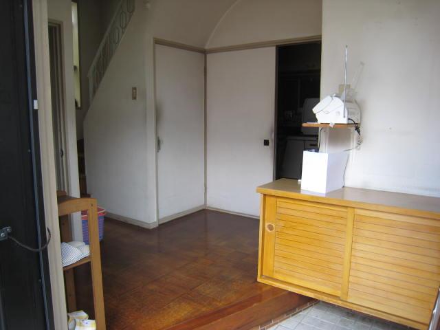 Entrance. Local (May 2013) Shooting