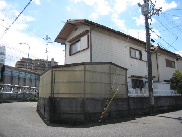 Local photos, including front road. Local (May 2013) Shooting