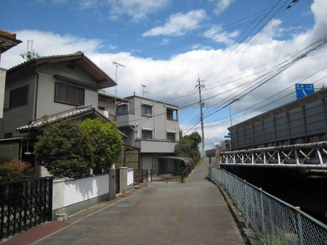 Local photos, including front road. Local (May 2013) Shooting