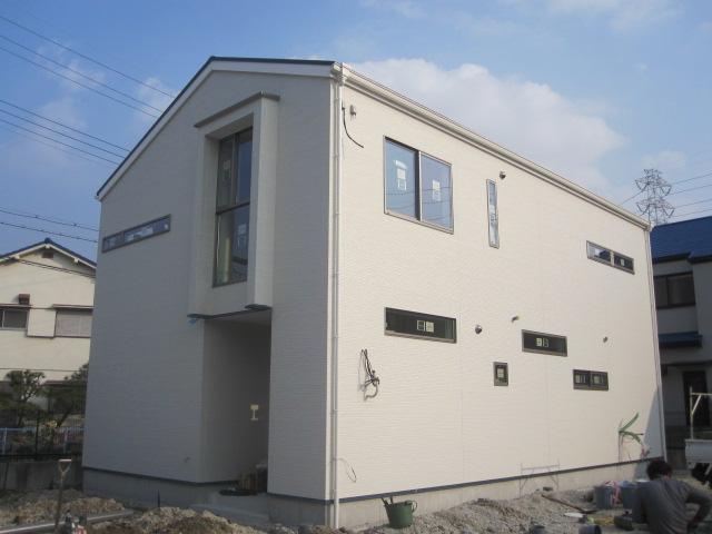 Local appearance photo. Shooting from the west. 2013 December 6, currently.